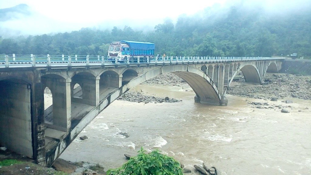 भारतबाट आएका १२ सय जना एकै दिन भित्रिए कर्णाली