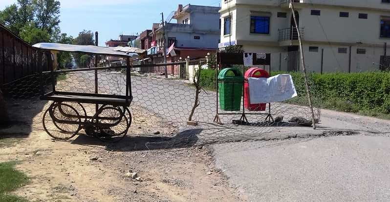 सार्वजनिक बाटो रोक्दै नागरिक, बाटोघाटो नरोक्न प्रशासनको आग्रह 