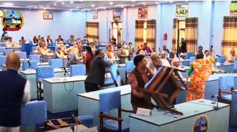 कांग्रेस सांसदले गरे प्रदेश ५ को प्रदेश सभामा तोडफोड