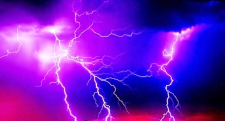 चट्याङ लागेर २ विद्यार्थीको मृत्यु पाँच घाइते