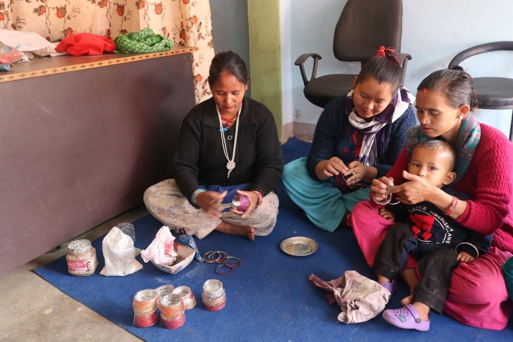 चुराले फेरेको जिवनः पुरा भयो शिक्षक बन्ने रहर