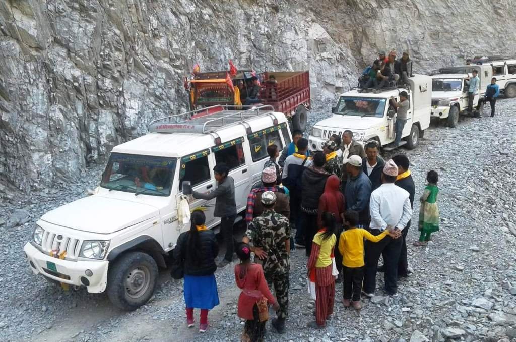डोल्पाको त्रीपुरासुन्दरीमा मोटर पुग्यो : जनताले गरे भव्य स्वागत