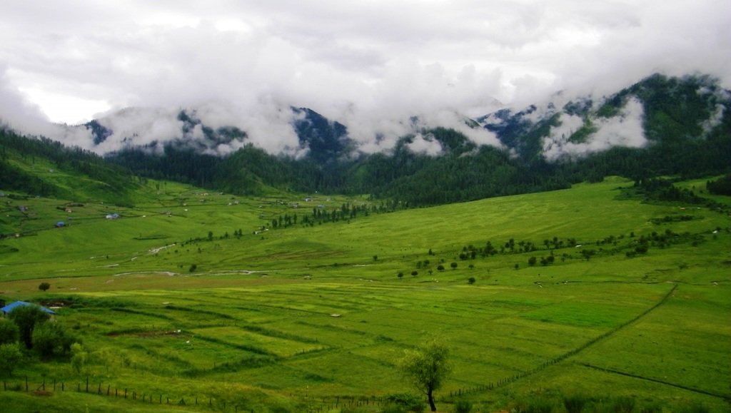 पर्यटकको रोजाई बन्दै जुम्लाको गुठीचौर 