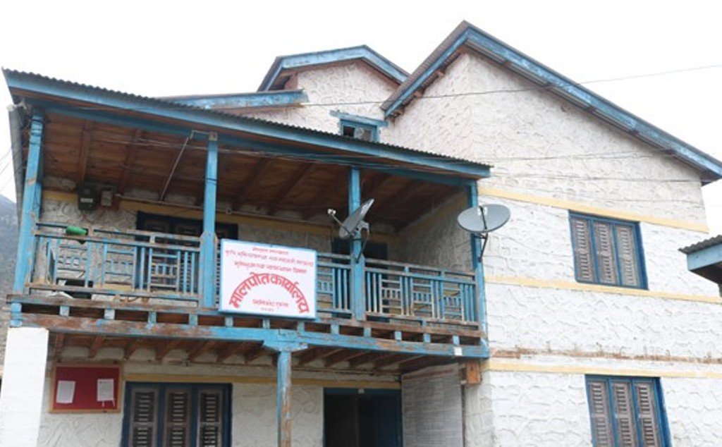 तीन हप्ता देखि हुम्ला मालपोत कार्यालयका सेवा बन्द