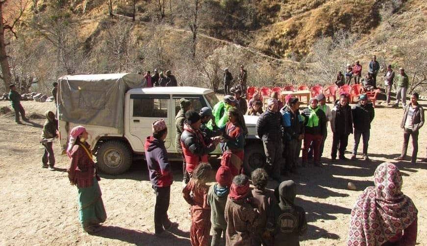 बाटो खुल्यो, मोटर चल्यो..