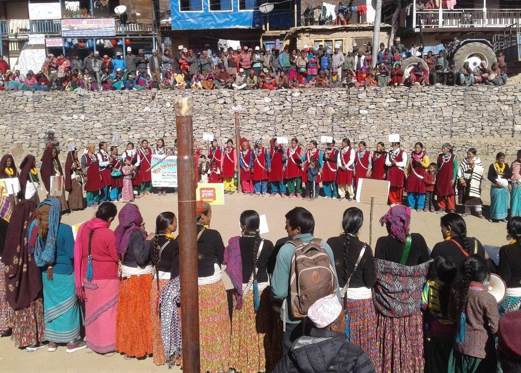 हुम्ली महिलाले गाए हिंसाविरुद्ध देउडा गीत