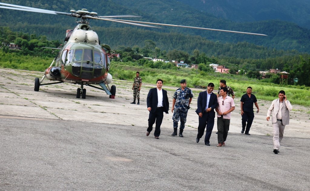  डा. केसी भेट्न गएका मुख्यमन्त्री शाहीलाई गेटबाटै फर्काइयो, प्रहरी र विद्यार्थी बीच झडप, एक दर्जन घाइते