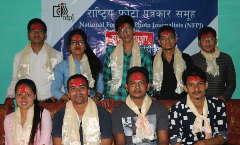 फोटो पत्रकार समुह सुर्खेतमा सुशिल 