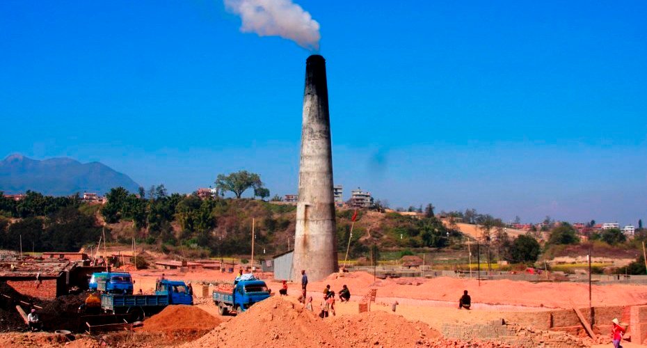 इट्टा उद्योगमा च्यापीयर एकको ज्यान गयो 