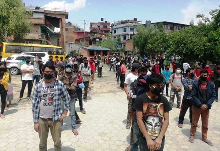 अनेरास्ववियूद्वारा कीर्तिपुरमा विद्यार्थीलाई राहत वितरण