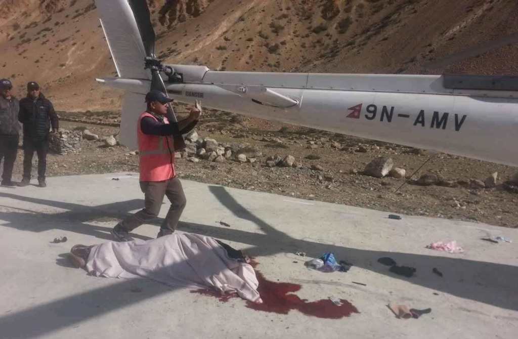हेलिकोप्टरको पंखाले लागेर मानसरोवर दर्शनार्थीको मृत्यु 