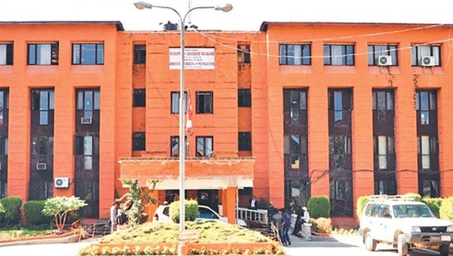 कोरोना रोकथाममा अवकाशप्राप्त र छात्रवृत्तिबाट फर्किएका चिकित्सक पनि खटाइँदै 