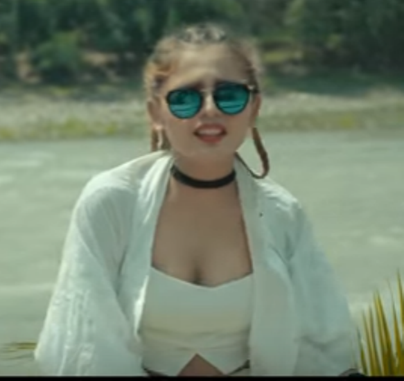 मोनालिसाको ‘कलरफुल माईन्ड’