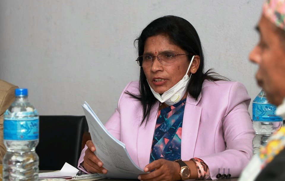 आयोगका पदाधिकारीलाई मन्त्री अर्यालको निर्देशनः आधारभूत वर्गको हितमा काम गर्नुस्