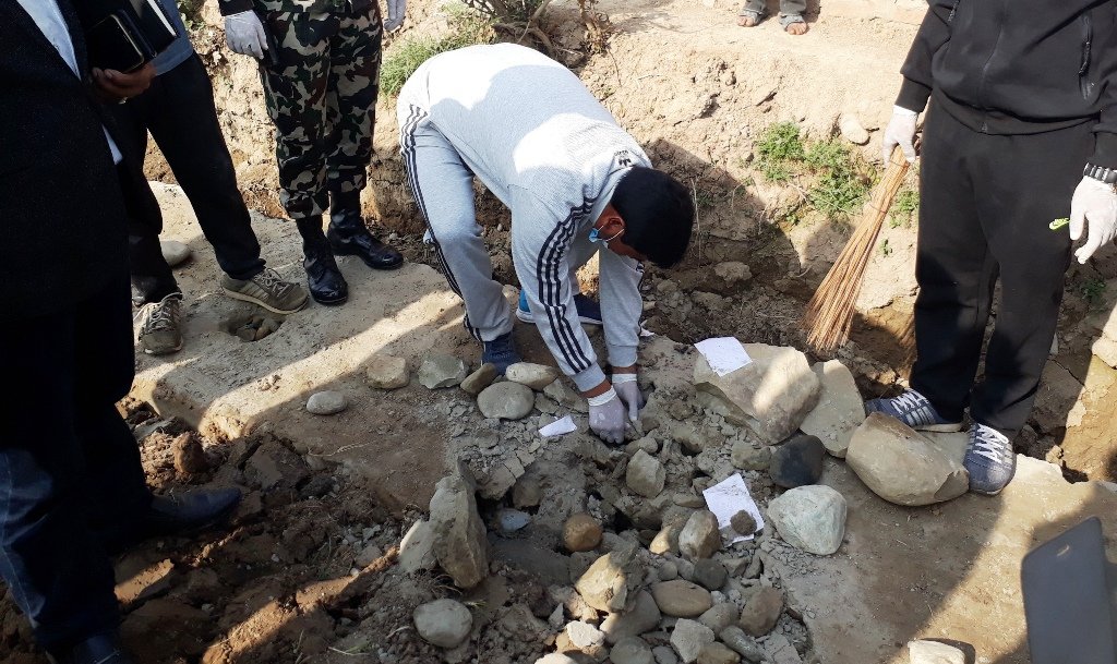 मुख्यमन्त्रीले भत्काए पर्खाल