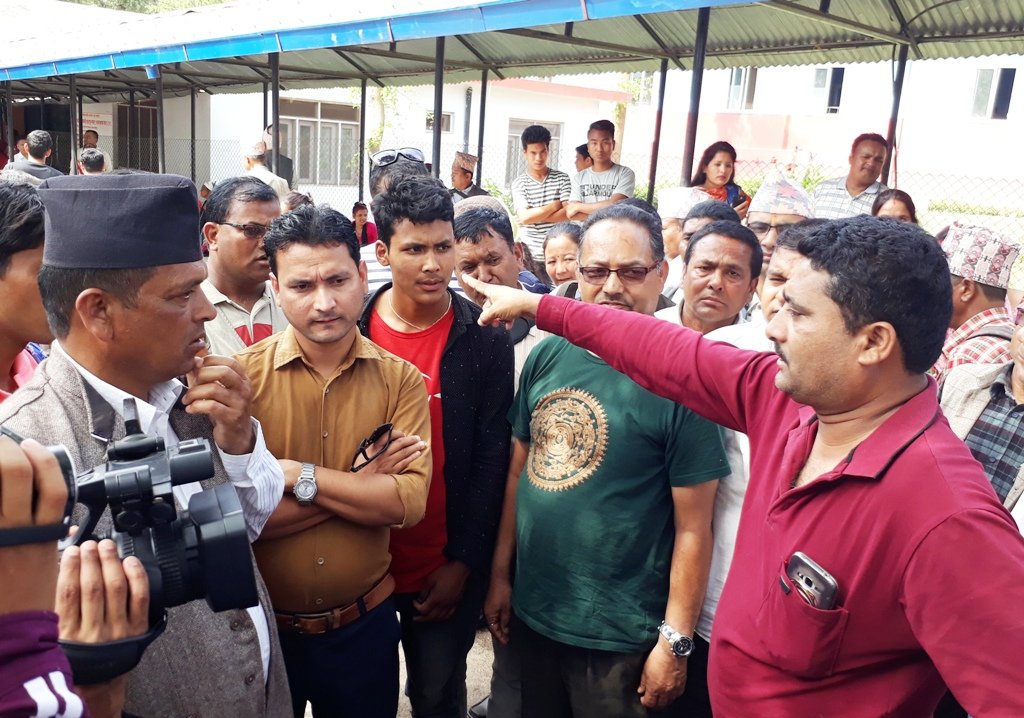 मध्यपश्चिमाञ्चल अस्पतालमा सांसद रावतद्धारा निरिक्षण तथा फलफुल वितरण