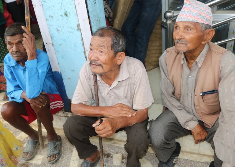 सामाजिक सुरक्षा भत्ता : बैंकमा कि आँगनमै ?