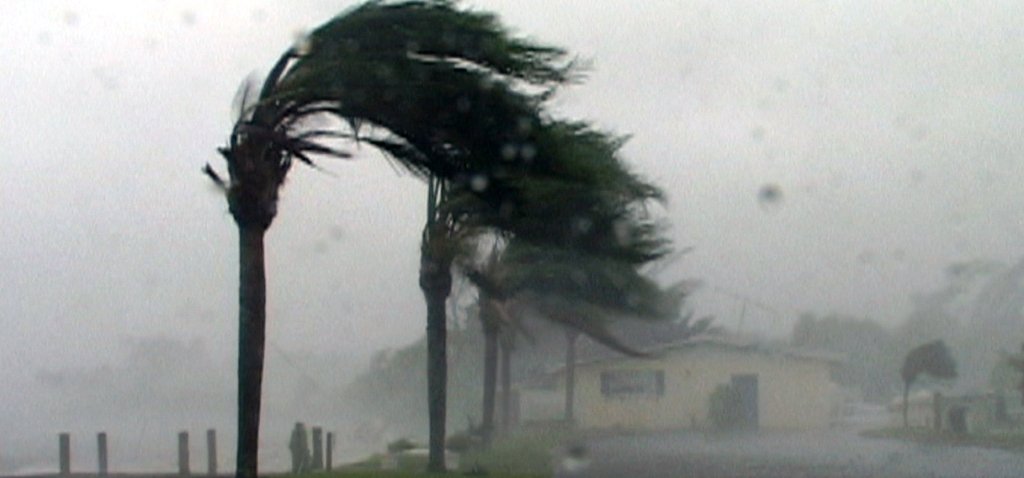हावाहुरीका कारण केहि घरमा क्षती