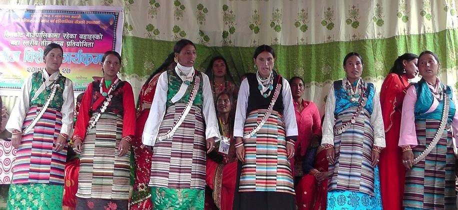 देउडाको चालमा तीज नृत्य