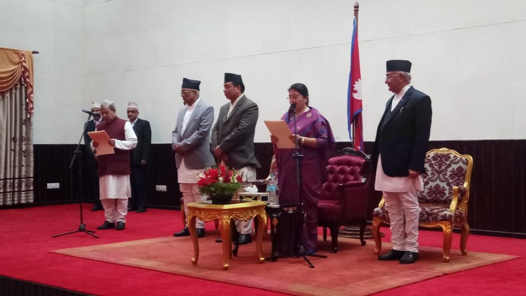 जेष्ठ सदस्यको रूपमा ठाकुर र भट्टले लिए संघीय सांसदको सपथ