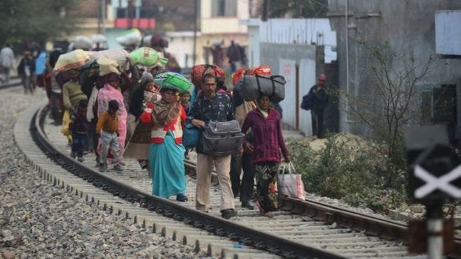 भारतमा रेलले किच्दा १५ मजदुरको मृत्यु