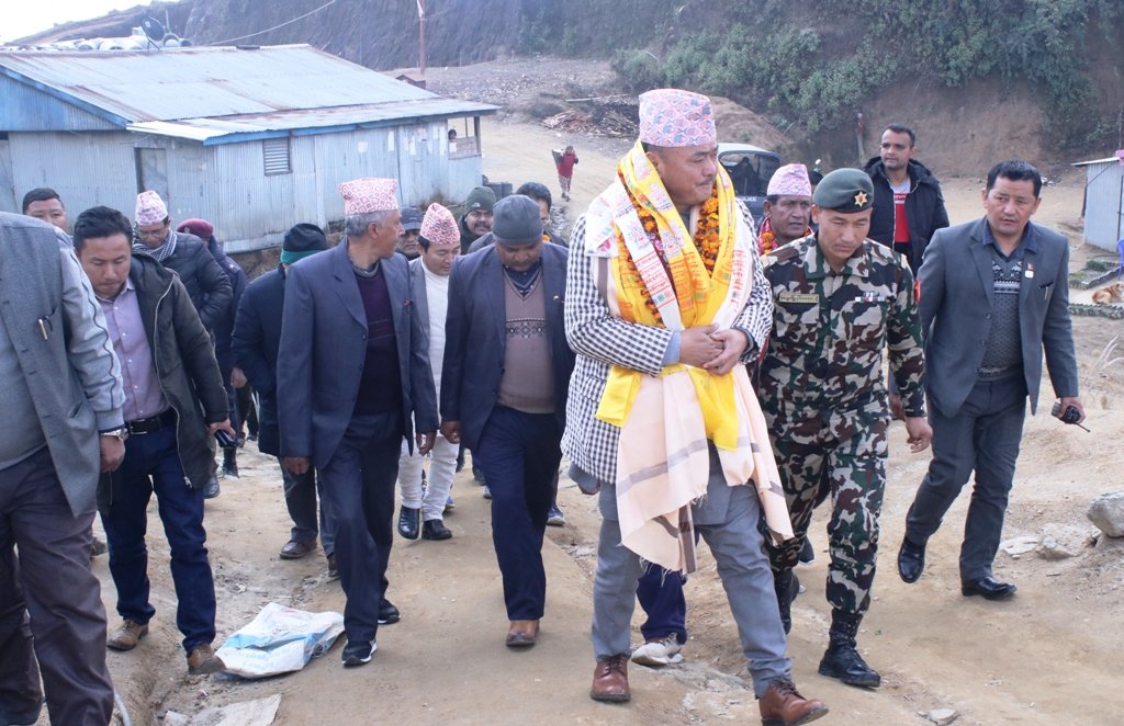 मन्त्री नेम्बाङद्वारा राँके-रवि भेडेटार सडक अनुगमन