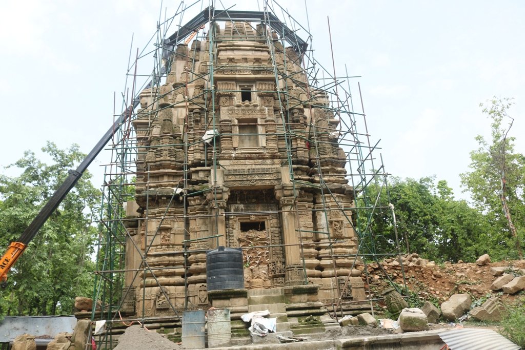 सुर्खेतको वीरेन्द्रनगरस्थित निर्माणाधीन काँक्रेविहार मन्दिर । (तस्बिर : सेरोफेरो)