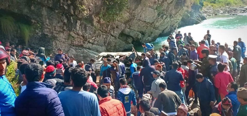 बागलुङको भीमगिठेमा जीप दुर्घटना हुँदा १४ जनाको मृत्यु