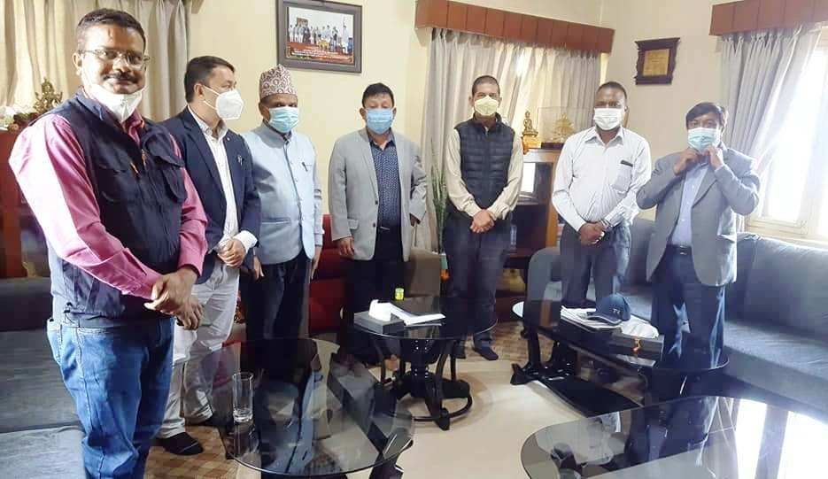 संचार क्षेत्रमा देखिएका समस्या समाधान गर्न प्रतिवद्ध छु : संचारमन्त्री गुरुङ