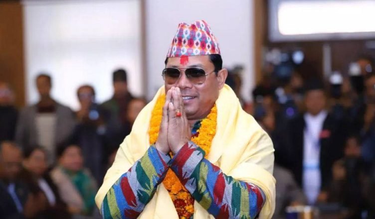 रेशम चौधरीले अदालतसामु आत्मसमर्पण गरे